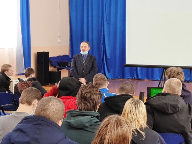 Урок трудовой доблести и встреча с представителями различных  организаций Козульского района