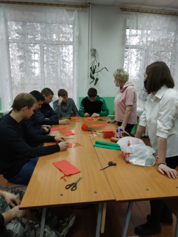 Акция «Красные гвоздики ко Дню Победы»