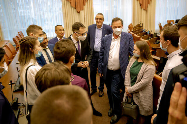 Равнение на лучших