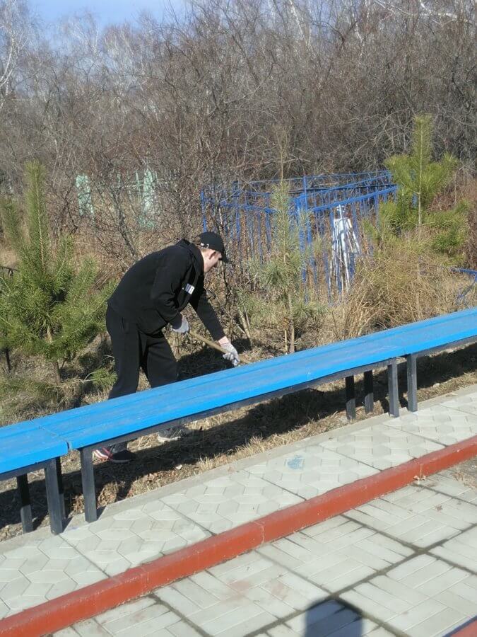 Субботник на мемориале