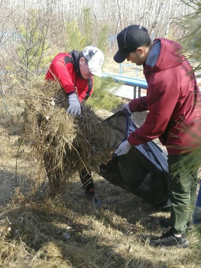 Субботник на мемориале