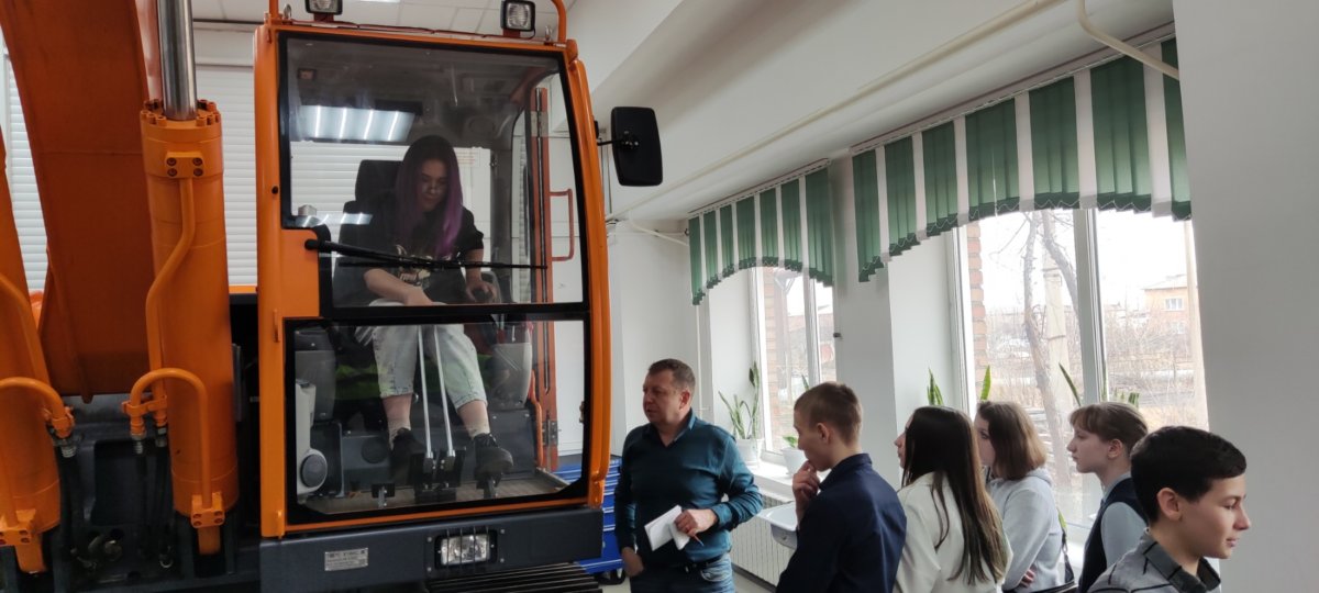 Управление экскаватором