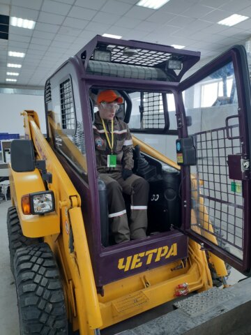 фото архив "УПРАВЛЕНИЕ ФРОНТАЛЬНЫМ ПОГРУЗЧИКОМ"