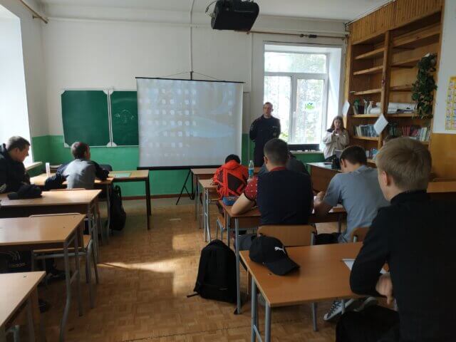 Дорожно- транспортные происшествия с участием пешеходов и водителей.